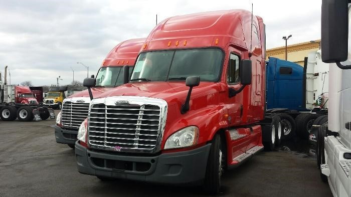 2011 Freightliner Cascadia  Conventional - Sleeper Truck