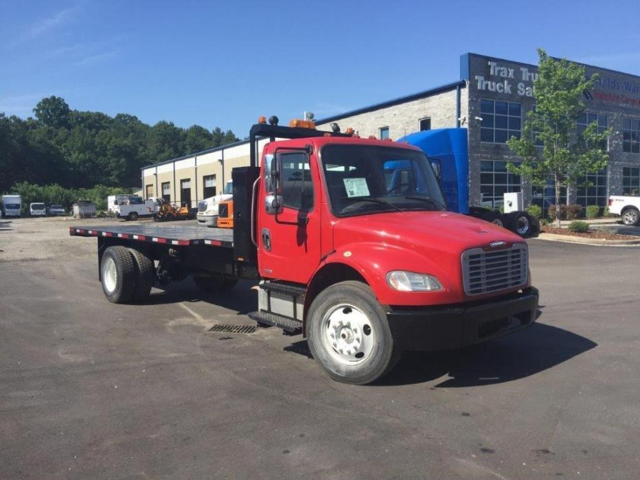 2007 Freightliner Business Class M2 106  Flatbed Truck