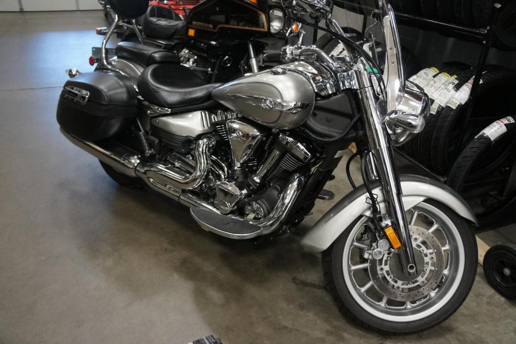 2015 Yamaha V-STAR 1300 DELUXE