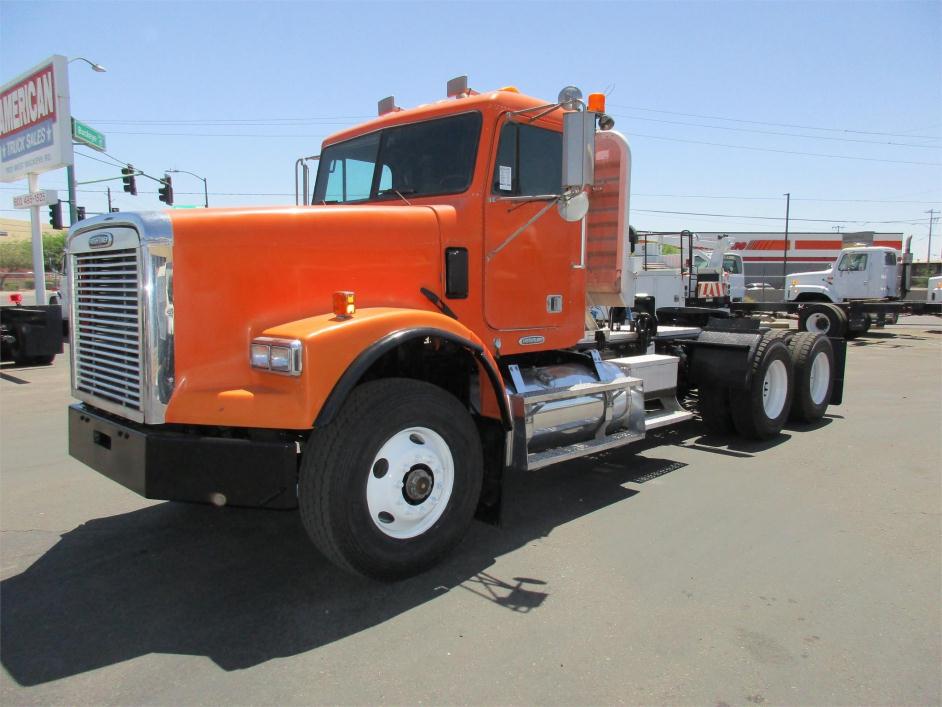 2001 Freightliner Fld120  Conventional - Day Cab