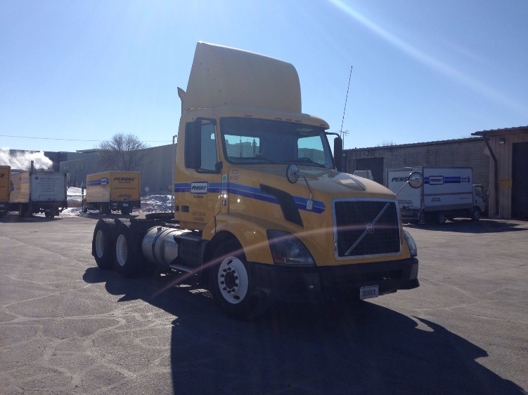 2012 Volvo Vnl64t300  Conventional - Day Cab