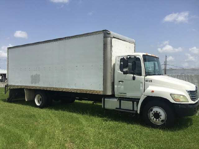 2007 Hino 238  Box Truck - Straight Truck