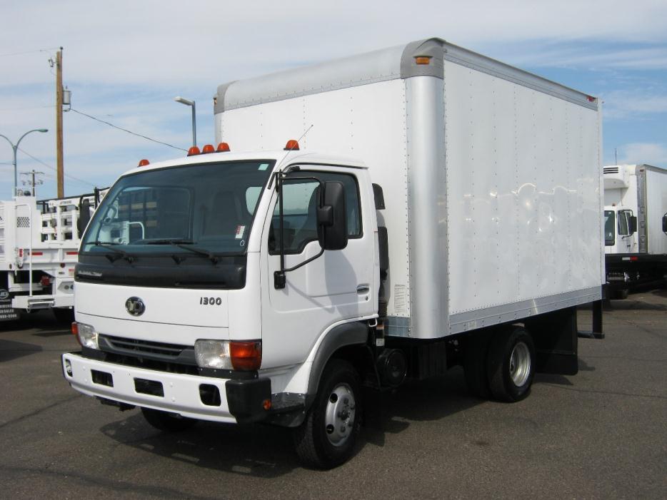 2007 Ud Trucks 1300  Box Truck - Straight Truck