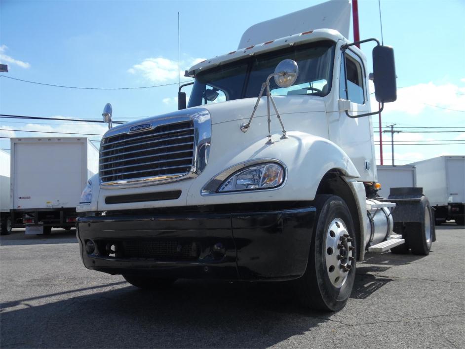 2007 Freightliner Century 120  Conventional - Day Cab