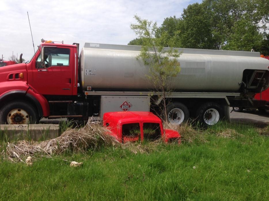 2001 Sterling Lt9500  Fuel Truck - Lube Truck