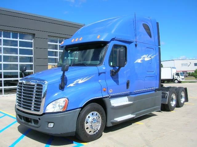 2013 Freightliner Cascadia 125  Conventional - Sleeper Truck