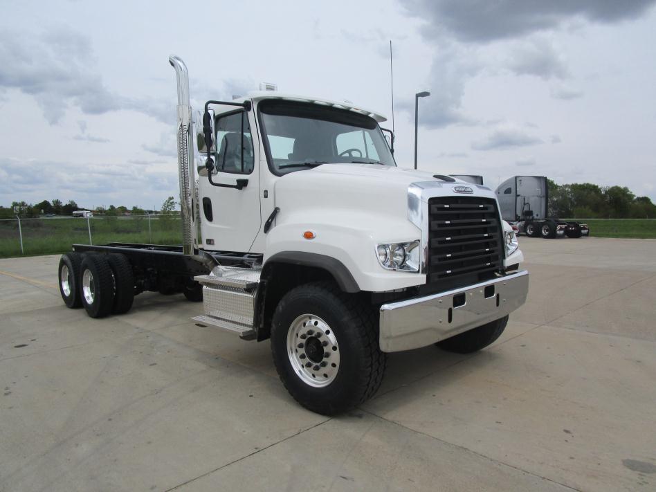 2017 Freightliner 114sf  Cab Chassis