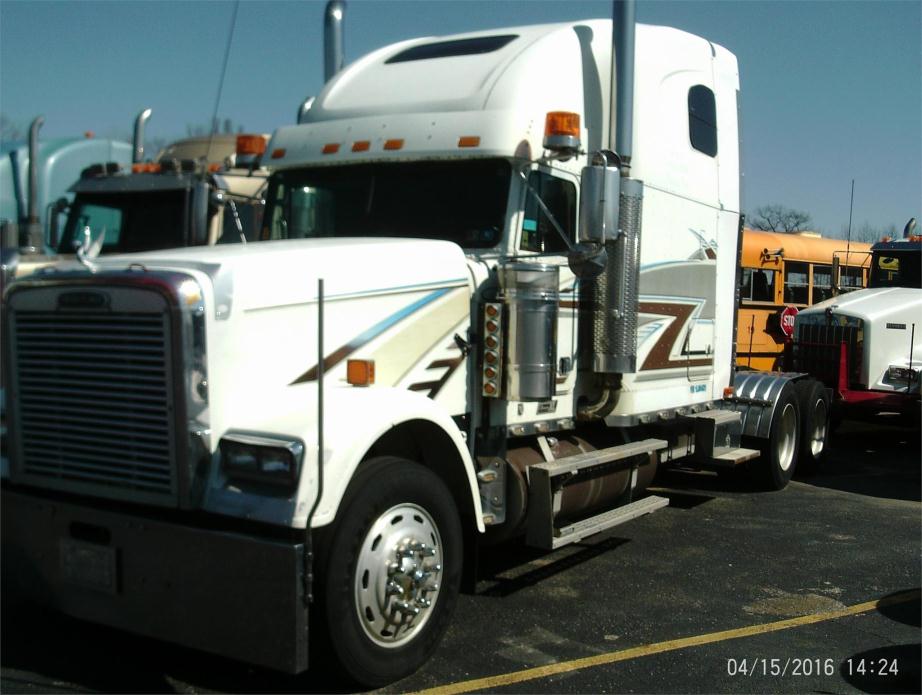 2001 Freightliner Fld132 Classic Xl  Conventional - Sleeper Truck