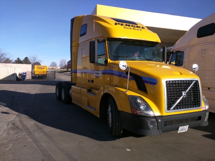 2011 Volvo Vnl64t670  Conventional - Sleeper Truck