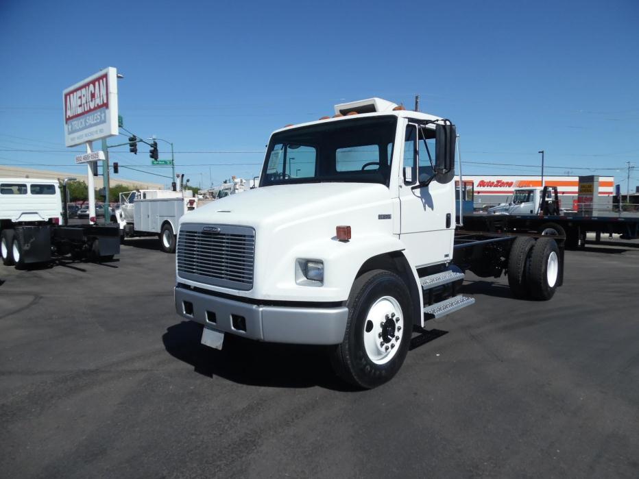 1999 Freightliner Fl70  Cab Chassis