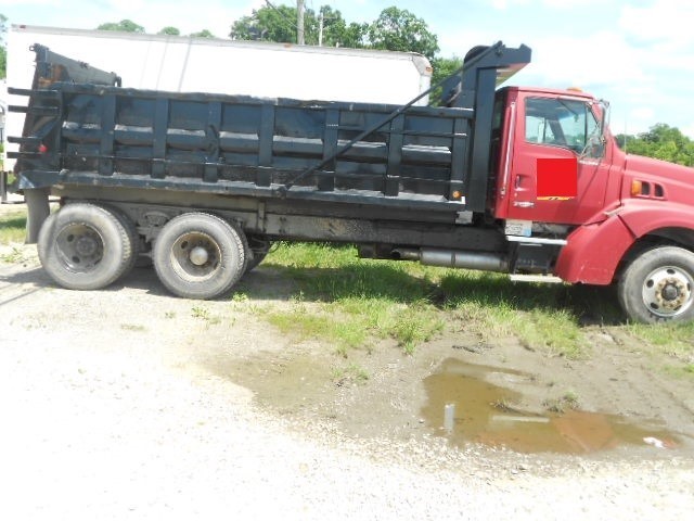 2000 Sterling L7500  Dump Truck