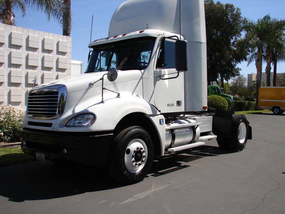 2008 Freightliner Columbia Cl12042st  Conventional - Day Cab