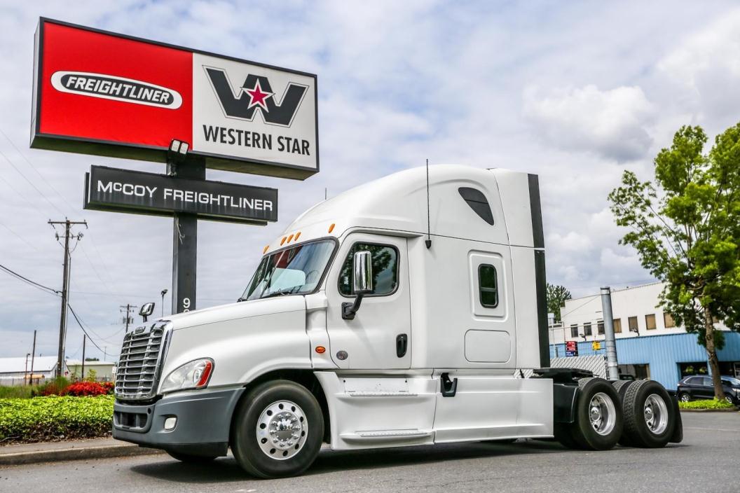 2013 Freightliner Cascadia 125  Cab Chassis