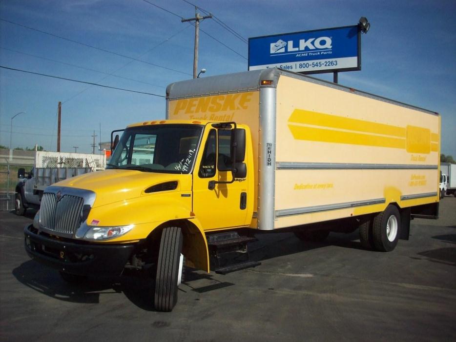2009 International 4300  Box Truck - Straight Truck