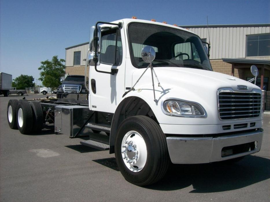 2008 Freightliner Business Class M2 106  Cab Chassis