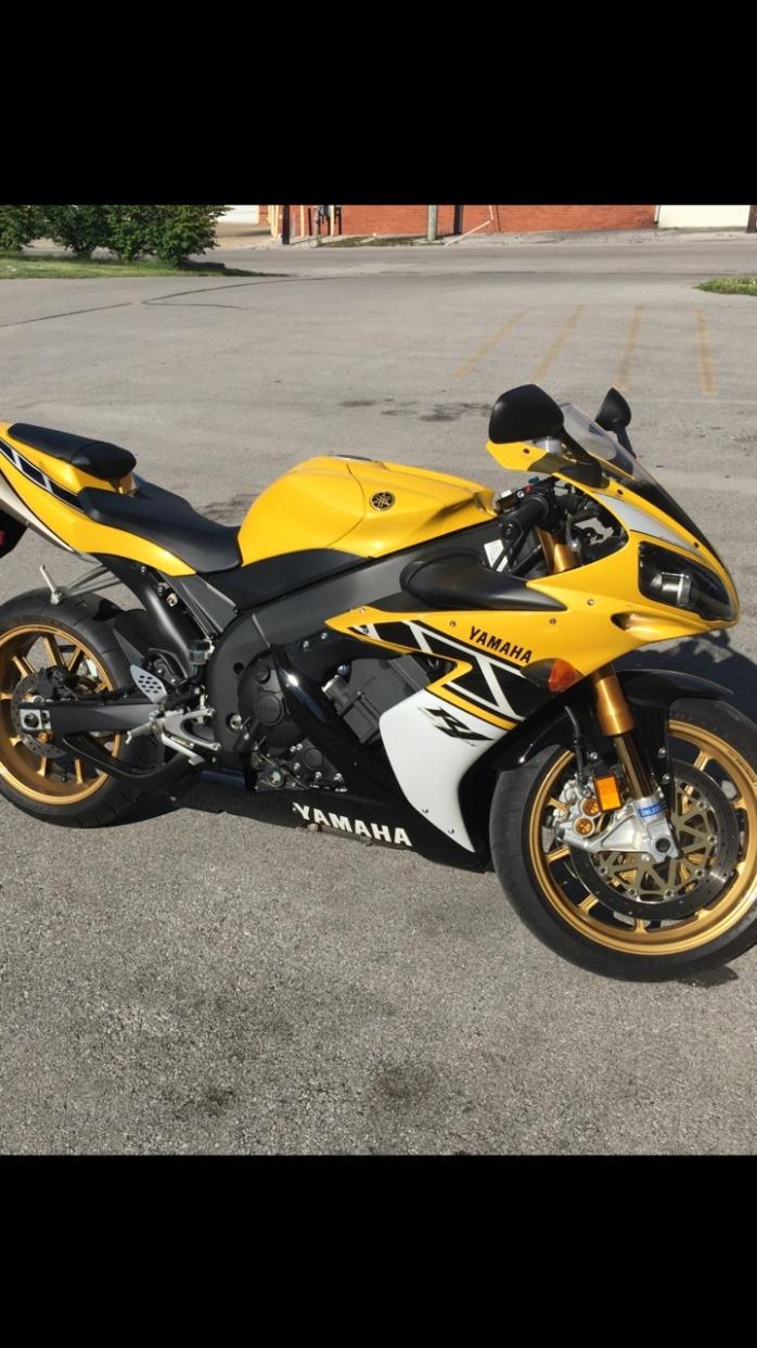 2016 Yamaha YZF-R1