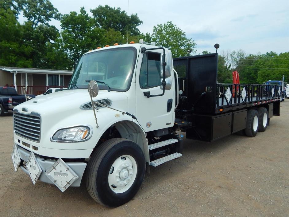 2012 Freightliner Business Class M2 106  Flatbed Truck