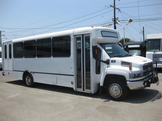 2009 Champion Defender 310  Bus