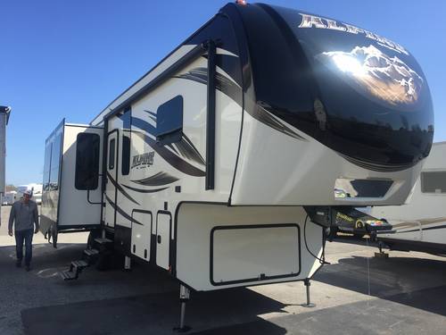 2016 Keystone Alpine 3011RE