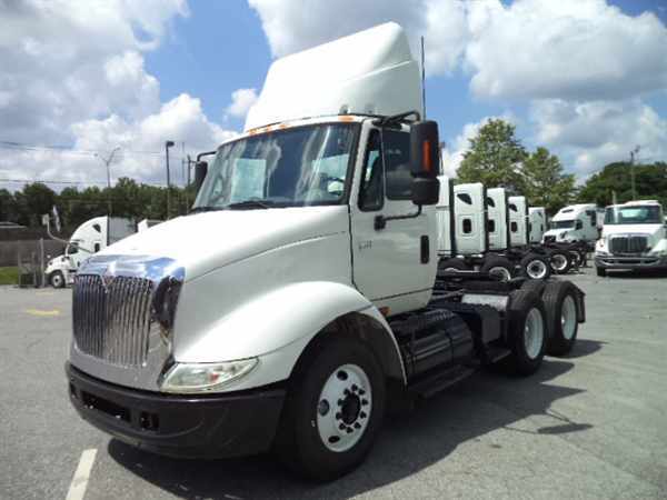 2005 International 8600  Conventional - Day Cab