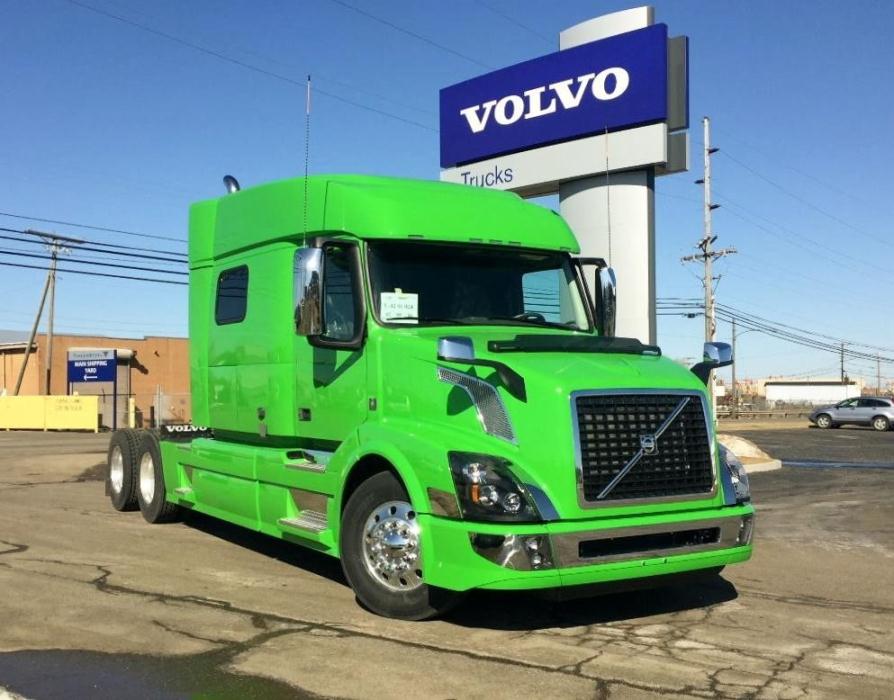 2017 Volvo Vnl64t730  Conventional - Sleeper Truck