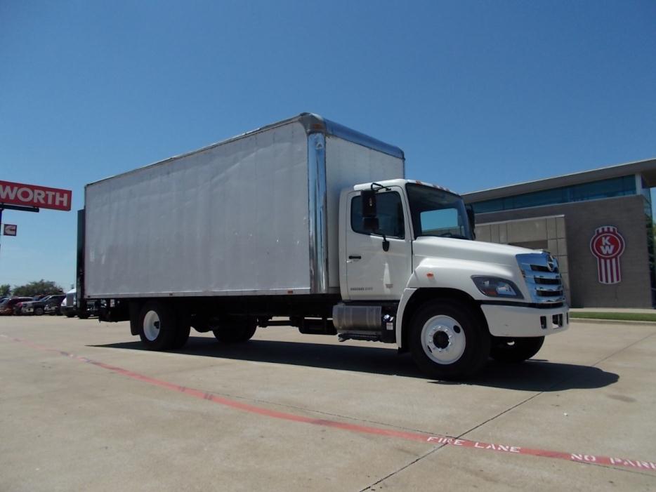 2015 Hino 268a  Box Truck - Straight Truck