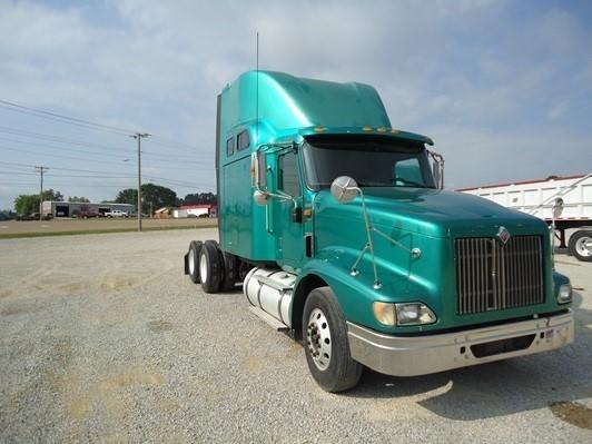 2005 Navistar International  Tractor