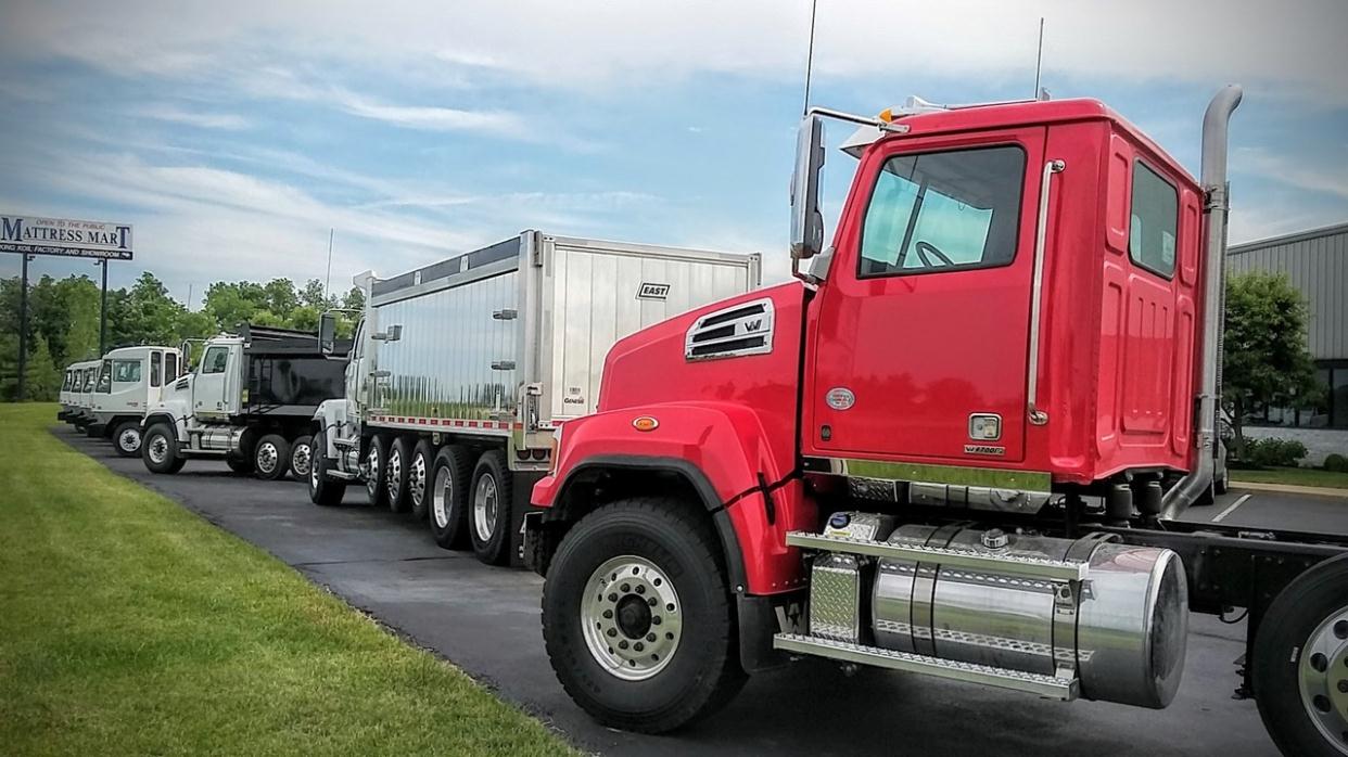 2017 Western Star 4700  Dump Truck
