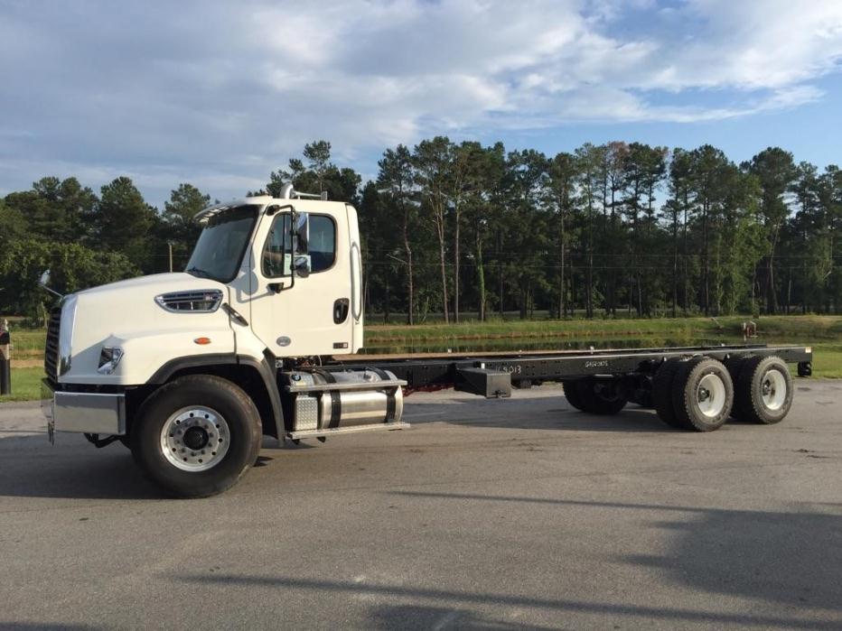 2016 Freightliner 114sd  Cab Chassis