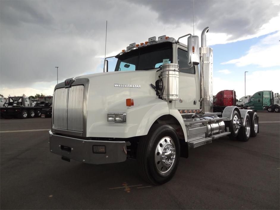 2012 Western Star 4900sa  Conventional - Day Cab
