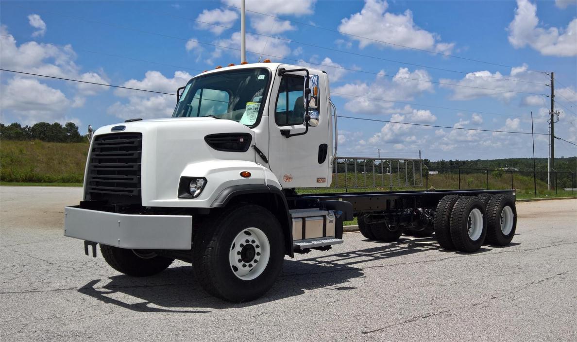 2015 Freightliner 108 Sd  Conventional - Day Cab