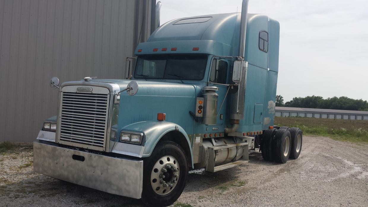 1998 Freightliner Classic  Conventional - Sleeper Truck