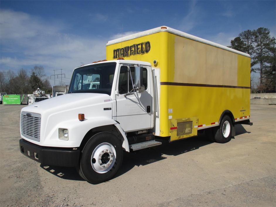 2002 Freightliner Fl70  Beverage Truck