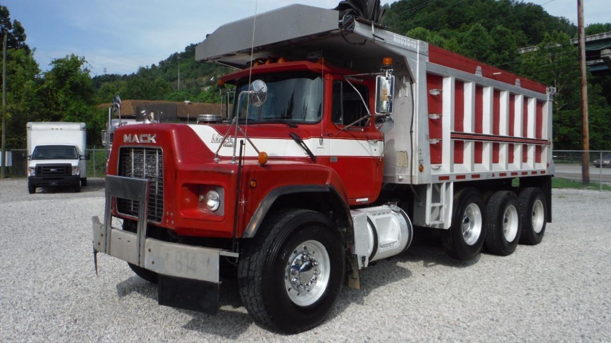 1993 Mack Rb690s  Dump Truck