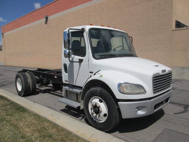 2008 Freightliner Business Class M2 106  Cab Chassis