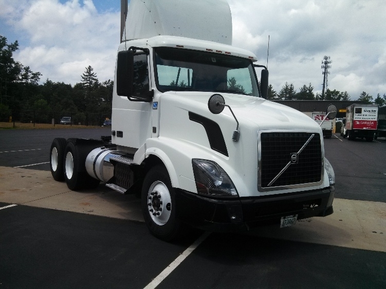 2012 Volvo Vnl64t300  Conventional - Day Cab