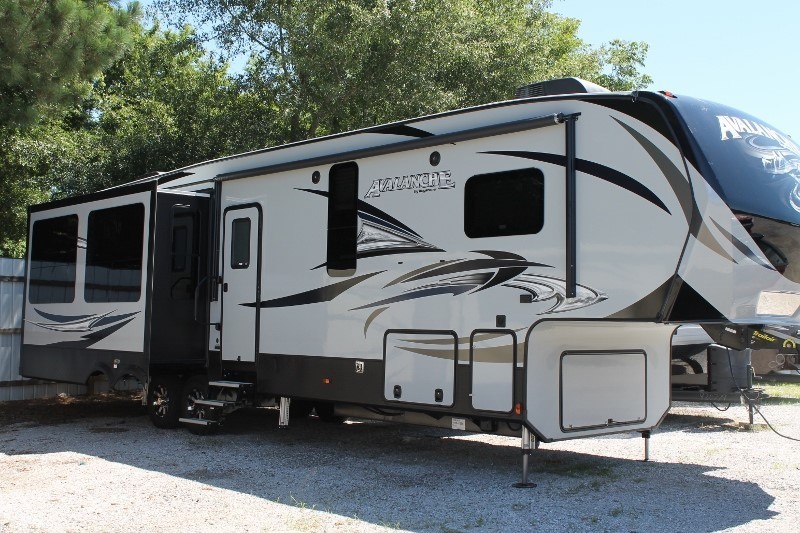 2010 Keystone Avalanche 365mb rvs for sale in Mississippi