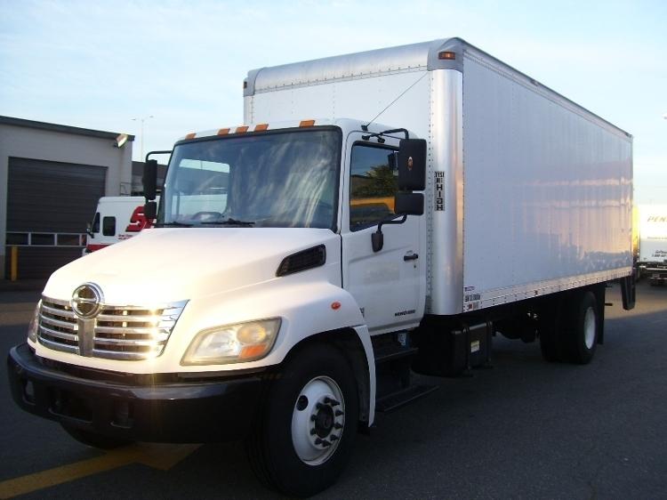 2008 Hino 338  Box Truck - Straight Truck