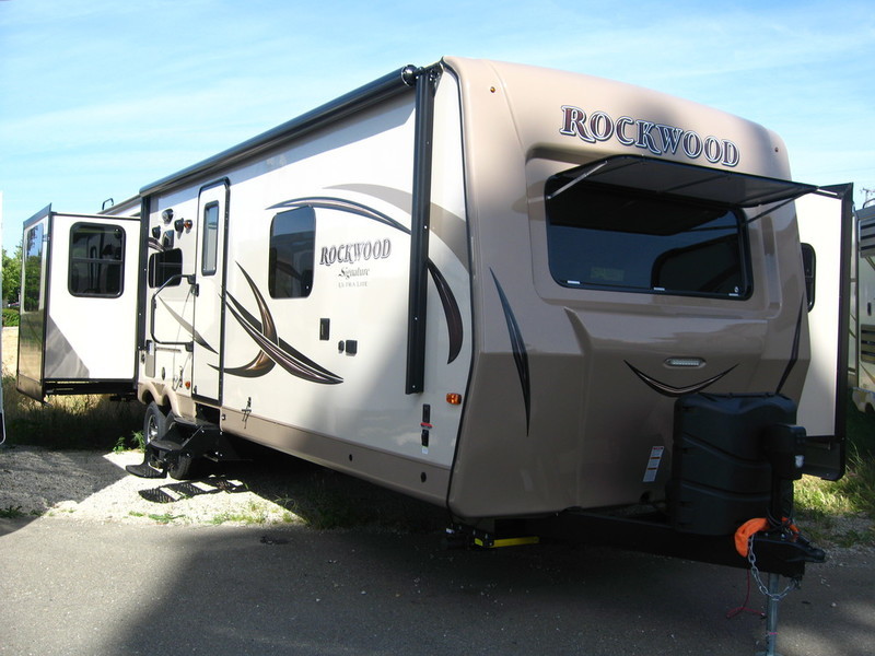 2016 Forest River Rockwood Signature Ultra Lite 8325SS Dia