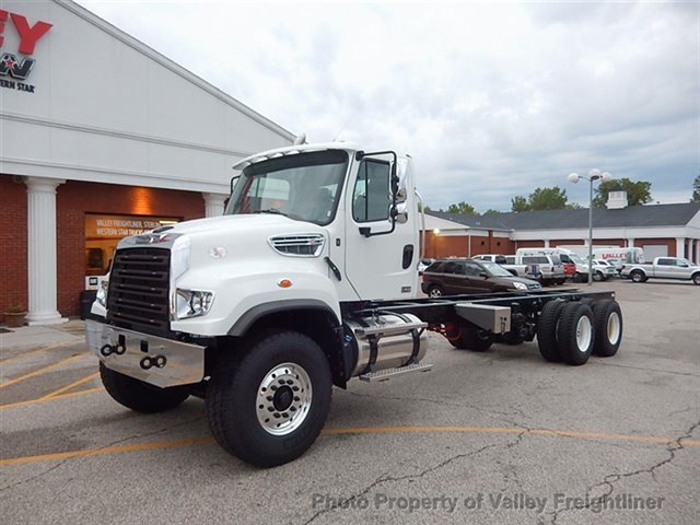 2015 Freightliner 114sd  Cab Chassis