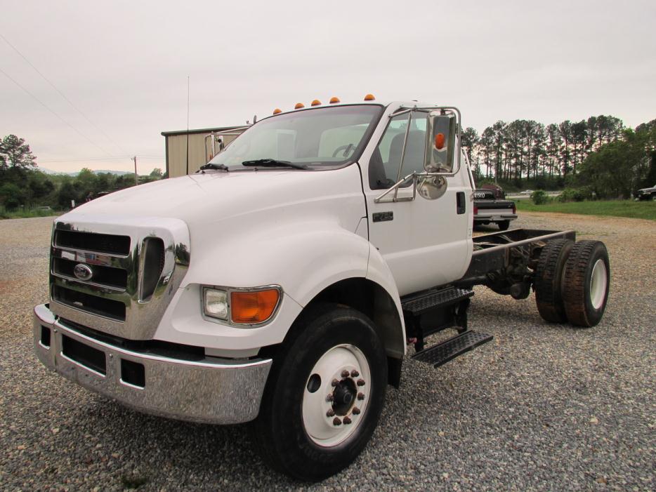 2005 Ford F750  Cab Chassis