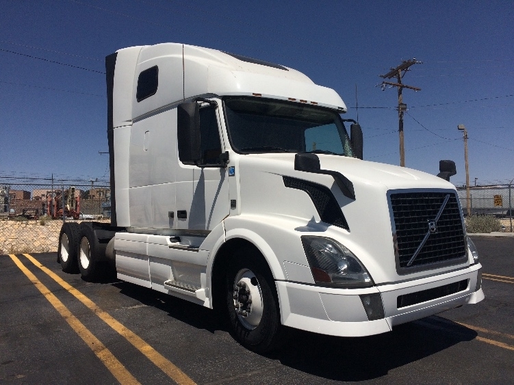 2014 Volvo Vnl  Conventional - Sleeper Truck