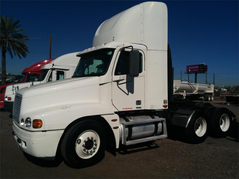 2000 Freightliner Century 120  Conventional - Day Cab