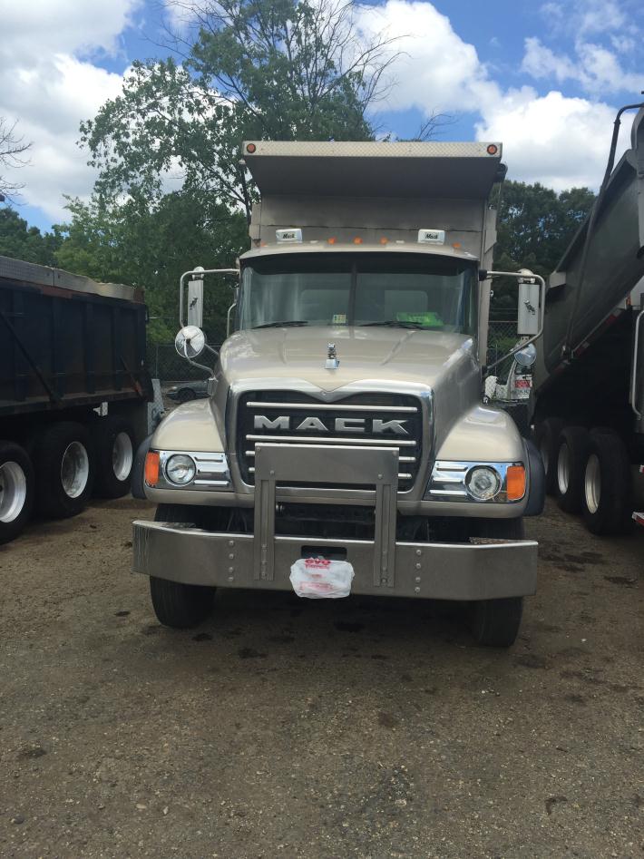 2005 Mack Cv713  Dump Truck