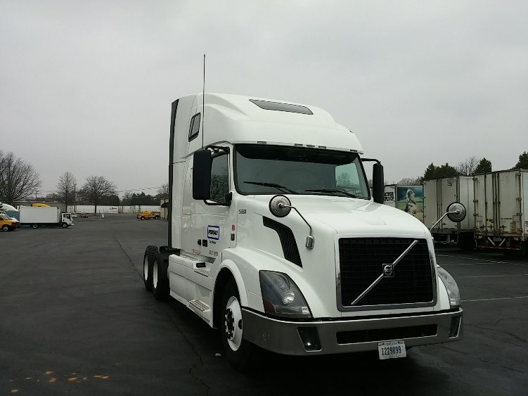 2011 Volvo Vnl64t670  Conventional - Sleeper Truck