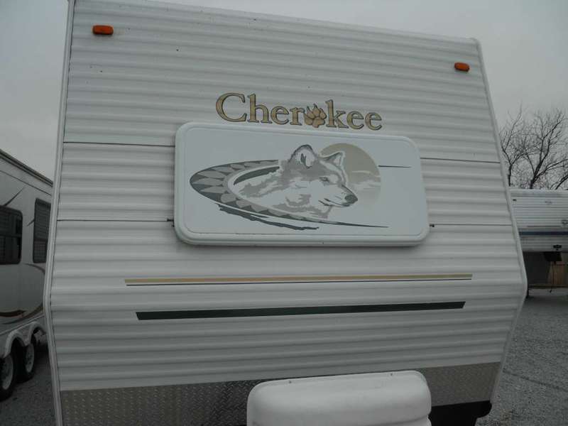 2004 Forest River Cherokee 38G