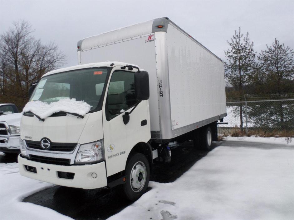 2015 Hino 195  Box Truck - Straight Truck