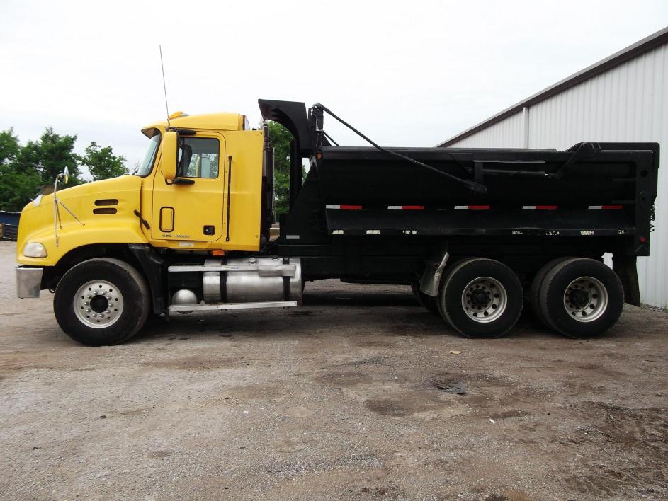 2002 Mack Cx613  Dump Truck