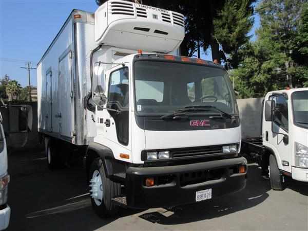 2009 Gmc T7500  Refrigerated Truck