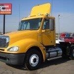 2009 Freightliner Columbia 120  Conventional - Day Cab